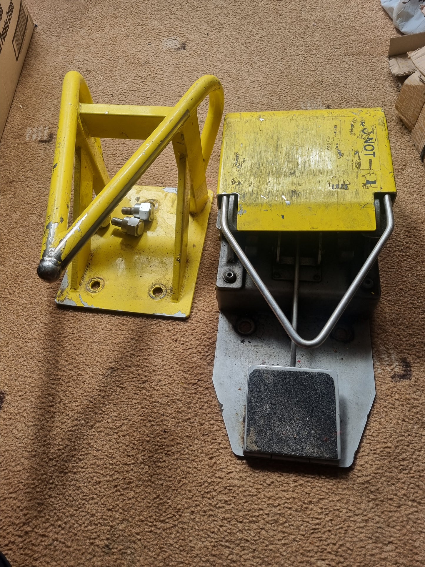 Ferno stretcher mount