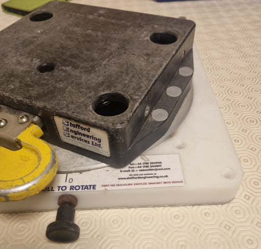 Zoll X E series defib vehicle mount